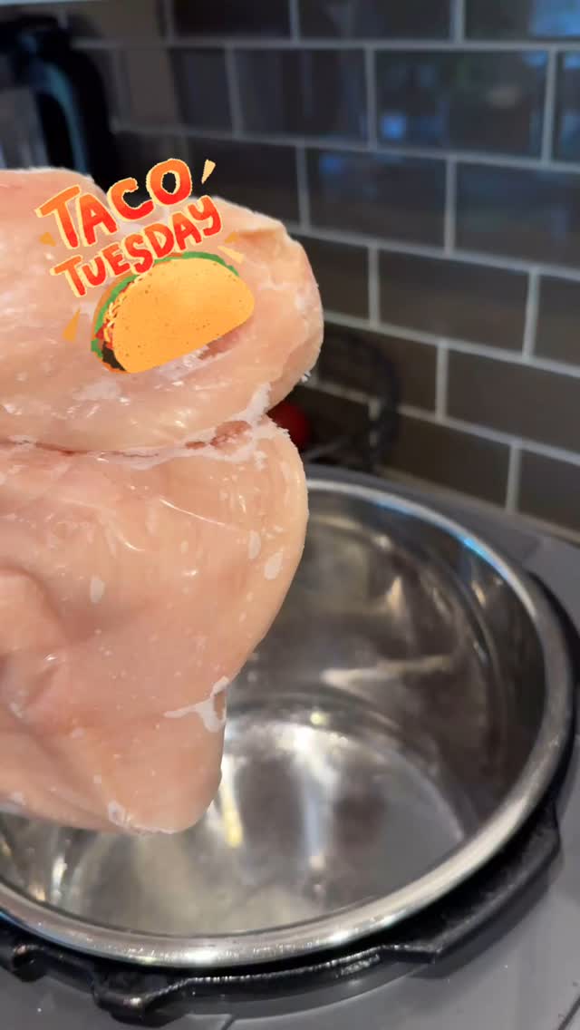 ❄️ Forgot to thaw the chicken? No problem! The Deluxe MultiCooker has your back.
Toss in those frozen chicken breasts, set it, and head out for a walk 🏃‍♀️ — dinner practically makes itself.
🌮 Taco Tuesday just got a whole lot easier (and tastier)!

Want this kind of magic in your kitchen? You can grab the Deluxe MultiCooker at a sweet discount!
➡️ Just ask me how or head to sotorrific.net to check it out!

#TacoTuesday
#DinnerDoneRight
#EasyDinnerIdeas
#PamperedChef
#FrozenToFeast
#MultiCookerMagic
#WeeknightWin
#KitchenShortcut
#BusyMomMeals
#letsgetcooking